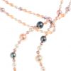 Parure constituée d’un lasso de perles en perles des Mers du Sud, Tahiti et d’eau-douce, et ses boucles d’oreilles montées sur or rose 18 carats – Image 3