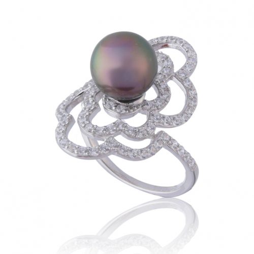 Bague fleur en argent avec perle de Tahiti sertie d'oxydes de zirconium