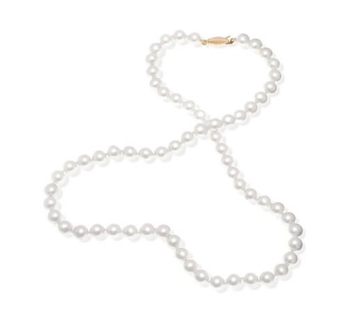 Collier en perles de culture Akoya et fermoir en or jaune